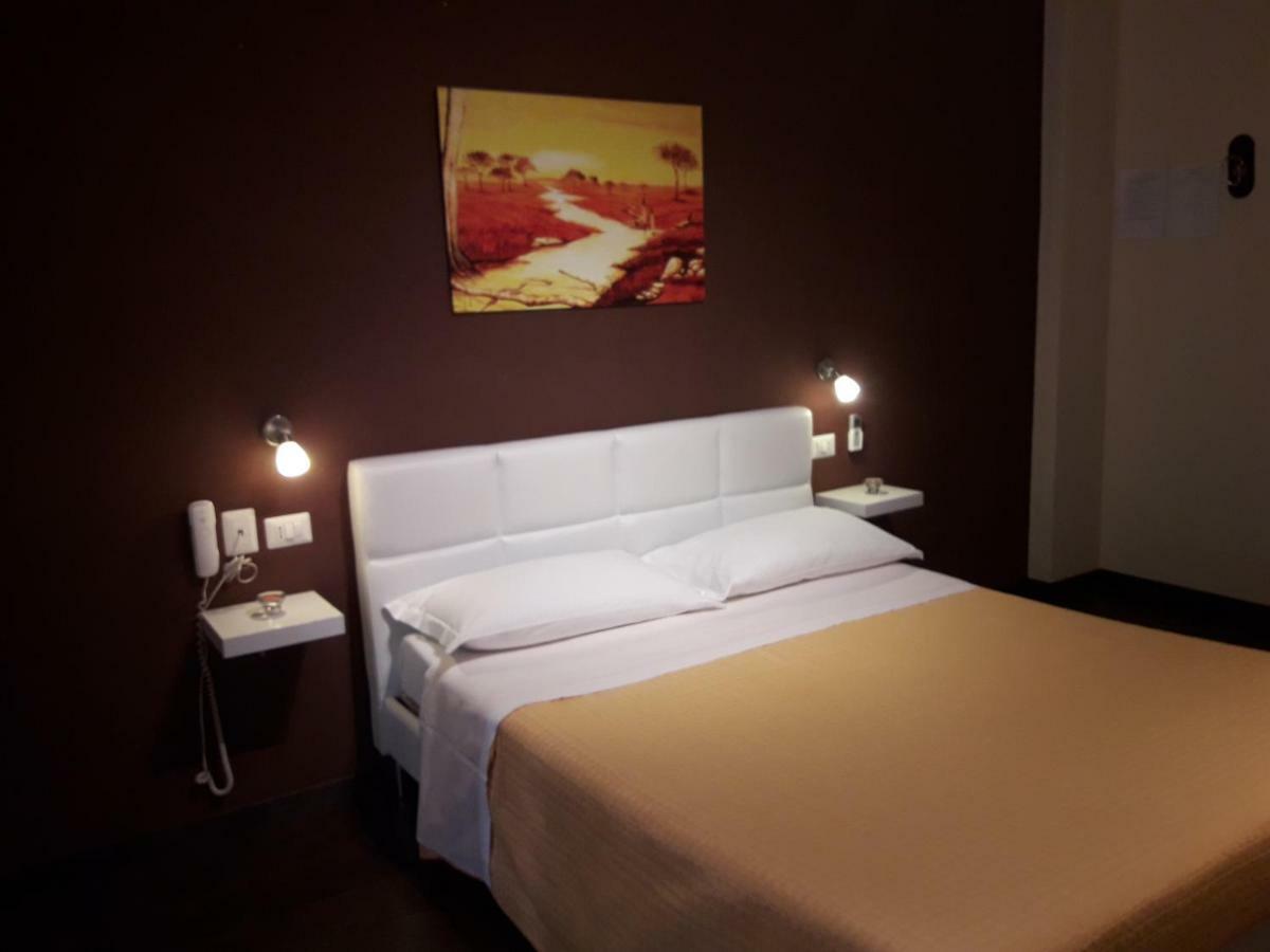 Dolci Ricordi Hotel Бари Екстериор снимка